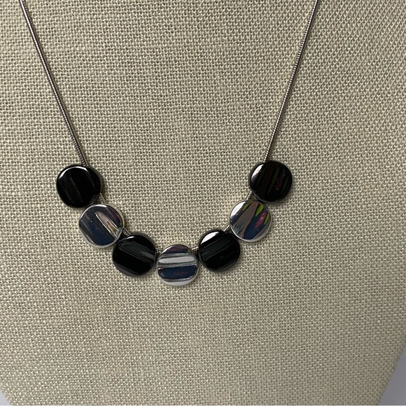 Monet Silver Tone Necklace Gray And Silver Disks EUC Mint Cond 16” - 19” Circles - Picture 8 of 14